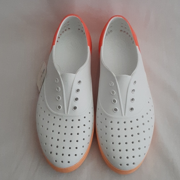 Native Slip On